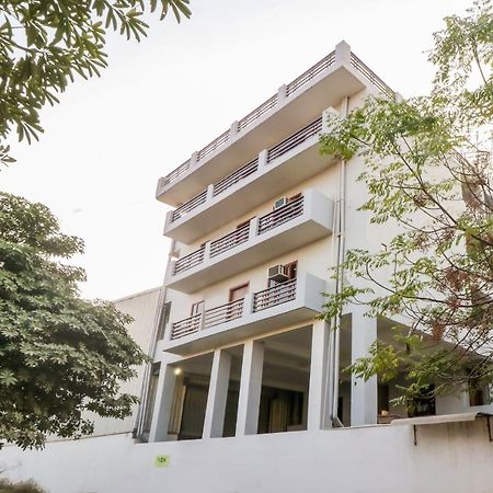 מלון גורגאון Oyo 71597 The Shivaay Residency מראה חיצוני תמונה