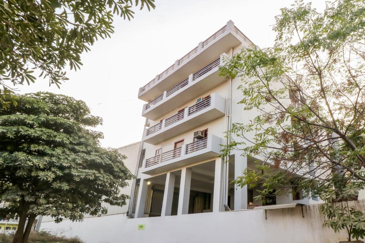 מלון גורגאון Oyo 71597 The Shivaay Residency מראה חיצוני תמונה